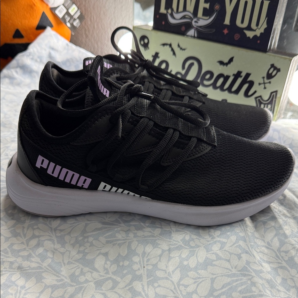 Puma Women's Black and White Sneakers